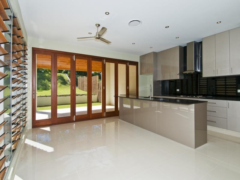 8007A Vista Drive, Benowa QLD 4217